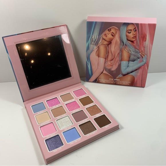 Limited Edition Kylie x Stassie Eyeshadow Palette BNIB - Picture 1 of 4
